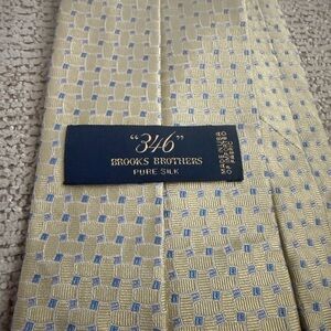 Brooks Brothers 346 Silk Tie - Cream and Light Blue